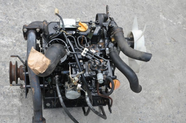 ขายเครื่อง3สูบ yanmarสวยเดิมจากญี่ปุ่นยังไม่เคยใช้ในไทย 16,500เท่านั้น