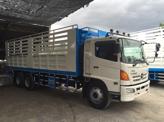 ขายรถ10ล้อ HINO MEGA FL กระบะเหล็กพร้อมคอกยาว 7.5ม. สภาพพร้อมใช้งานสนใจติดต่อ089-8914921คุณตุ๊กตา