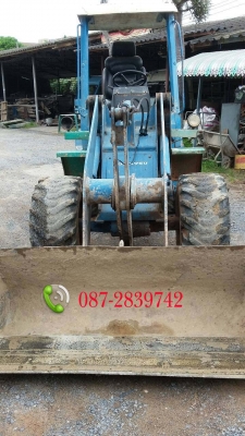 ขายรถตัก ใช้ยางตันทั้ง 4 เส้น