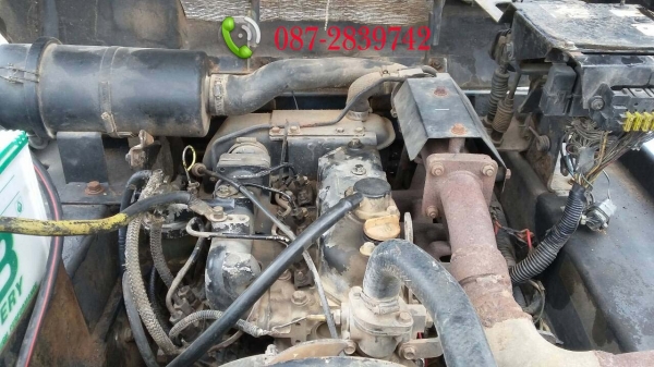 ขายรถตัก ใช้ยางตันทั้ง 4 เส้น