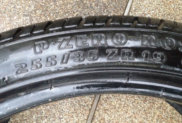 ยาง PIRELLI P ZERO 255 35 19 ปี11 ดอกเต็มๆ
