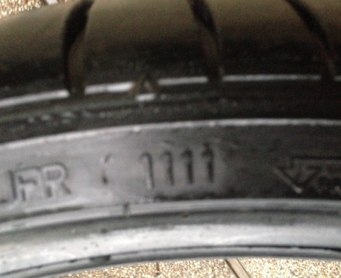 ยาง Goodyear F1 245 30 20 ปี11 ดอกเยอะ พร้อมใช้งาน