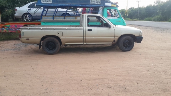 ขายกระบะตอนเดียว toyota ไมตี้ปี36 แอร์ ภายในครบ แชชซีสวยเครื่องดี ภาษีเต็มปี59 สภาพพร้อมโอน วิ่งใช้งานได้เลย