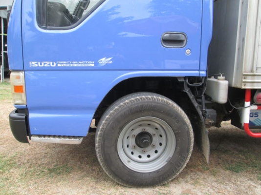 ISUZU ELF NKR 55E12A  รถห้างตรีเพฃรมือเดียว ยูโร 2 100 แรง ไม่ติดเวลา