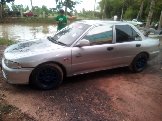 ลดสุดๆไปครับ36500บาท มิตซูบิชิ แลนเซอร์ อีคาร์ราคาเบาๆเอกสารเล่มทะเบียนครบภาษีไม่ขาดแอร์หนาวช่วงล่างหนึบแรงดีเยี่ยมเกี์ธรรมดา แก้ส+น้ำมัน หาอยู่ไม่ผิดหวังครับ