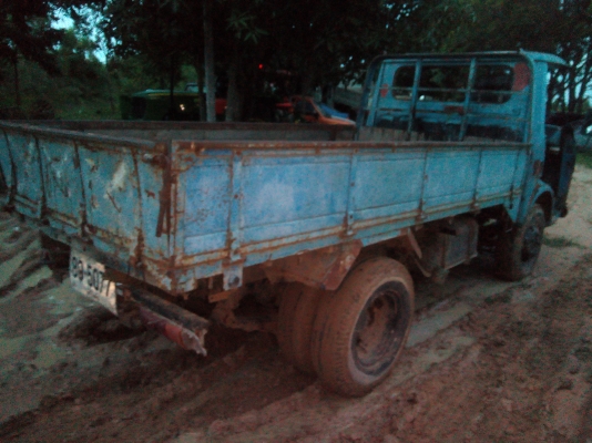 หกล้อช่วงสั้นอีสุเครื่อง74แรงรถพร้อมใช้เครื่องดีคุชซีงามๆรถใช้งานประจำเบรคคัชช่วงล่างพร้อมเล่มทะเบียนครบ ภาษีขาดนานขายตามนีแล้วกันครับ