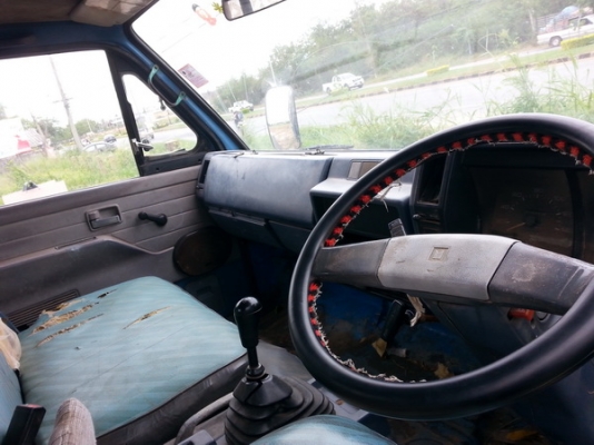 อีซูซุรถห้าง 6 ล้อ 115 แรง เสี่ยสั่งลุย เครื่องฟิตมาก อีซูซุรถห้าง 6 ล้อ 115 แรง เสี่ยสั่งลุย เครื่องฟิตมาก