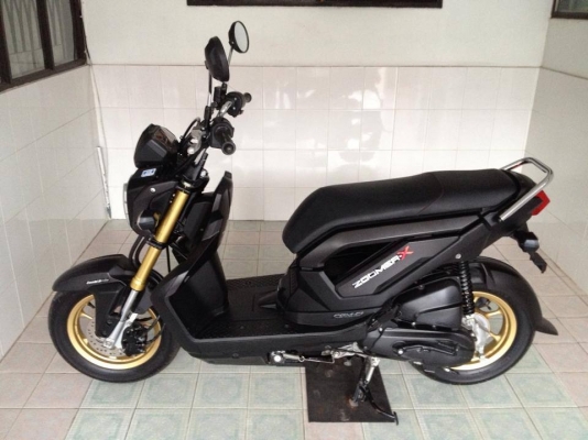 Zoomer-x ตัวTOP โฉมล่าสุด สีดำด้าน วิ่ง6000 ปลายปี57 (ของแถม 4 รายการ) Zoomer-x ตัวTOP โฉมล่าสุด สีดำด้าน วิ่ง6000 ปลายปี57 (ของแถม 4 รายการ)