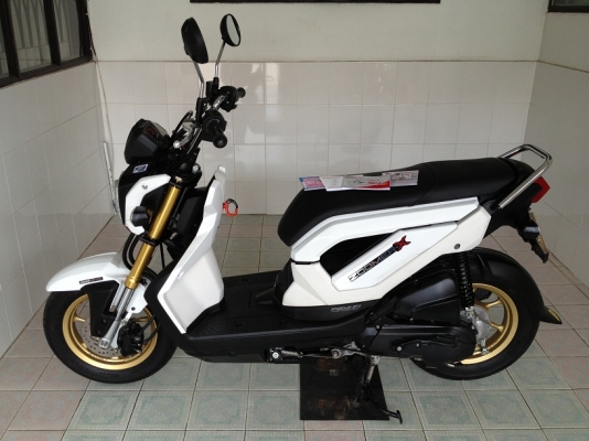 Zoomer-x ตัวTOP โฉมล่าสุด สีใหม่ วิ่ง6000 ปลายปี57 (ของแถม 4 รายการ)