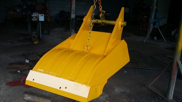 บุ้งกี้ สับต้นปาล์ม แบคโฮ รุ่น PC200-8 ครับ 093-7282709