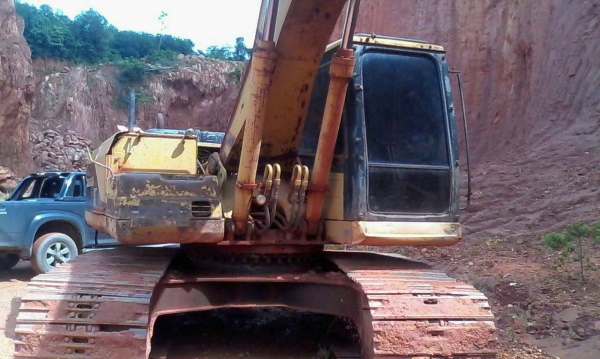 ขายรถแบคโฮ CAT 320 B เอกสารอินวอย ระบบไฟเต็ม ราคา 700000