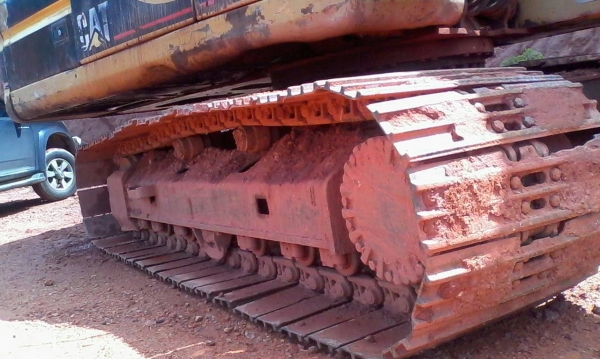 ขายรถแบคโฮ CAT 320 B เอกสารอินวอย ระบบไฟเต็ม ราคา 700000