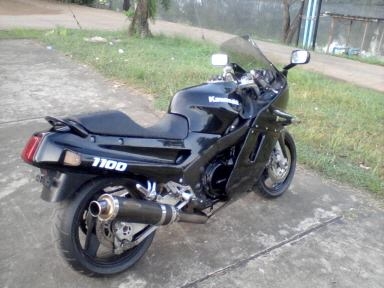 ขาย คาวาซากิ ZZR 1100 cc  65,000 อินวอยด์ ราคาคุยกันได้
