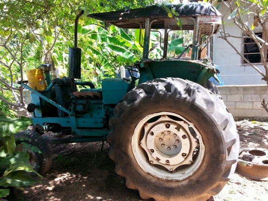 ขายรถไถจอนเดียร์ อุปกรณ์ดันหน้า ผานหลัง สภาพพร้อมใช้งาน ราคา130,000 สนใจโทร 090-8588220คุณนะ 093-3258446คุณบิว หรือเข้าดูสินค้าอื่นๆได้ที่ www.truck.in.th/498 หรือเพจFacebook ณรงค์ ซื้อขายรถมือสอง (เว็บไซต์ส่วนตัว) หรือFacebook ตลาดรถมือสอง คุณนะ