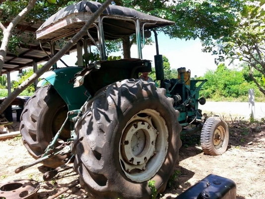 ขายรถไถจอนเดียร์ อุปกรณ์ดันหน้า ผานหลัง สภาพพร้อมใช้งาน ราคา130,000 สนใจโทร 090-8588220คุณนะ 093-3258446คุณบิว หรือเข้าดูสินค้าอื่นๆได้ที่ www.truck.in.th/498 หรือเพจFacebook ณรงค์ ซื้อขายรถมือสอง (เว็บไซต์ส่วนตัว) หรือFacebook ตลาดรถมือสอง คุณนะ