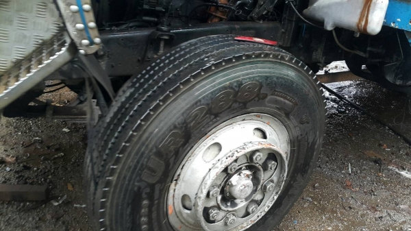 Isuzu ร้อคเล็ก ยางดีทุกเส้นคะ