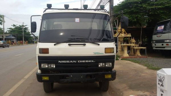 ขาย 6 ล้อ NISSAN UD รถพร้อมใช้งาน