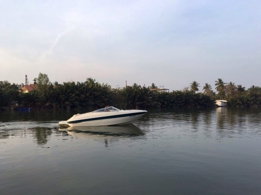 ด่วน Bayliner 23.5 ฟุต เครื่องหัดฉีด MPI 7.4 Sounder GPS