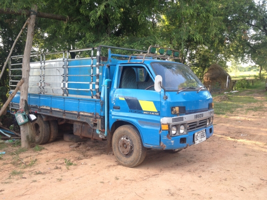 ขายหกล้อ  100 แรงฝาขาว  ISUZU  TL