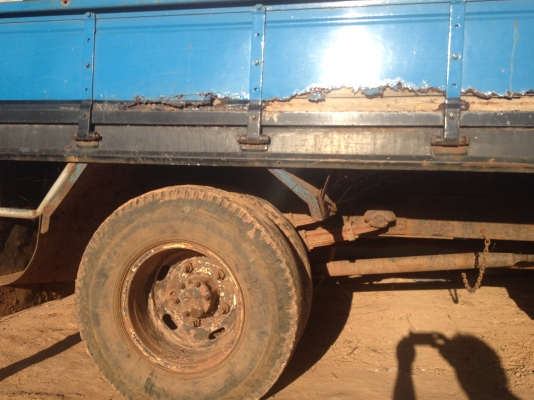 ขายหกล้อ  100 แรงฝาขาว  ISUZU  TL