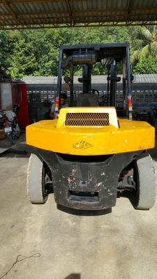 ขายรถโฟลลิฟท์ ขนาด 6ตัน 200,000.-บาท