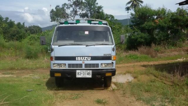 รถอิชูชุ เครื่อง 120 แรง มีเกียร์ โล พวงมาลัยพาเวอร์ รถพร้อมใช้งานครับสนใจ โทร 084884296 คุณ ธีรวุฒิ