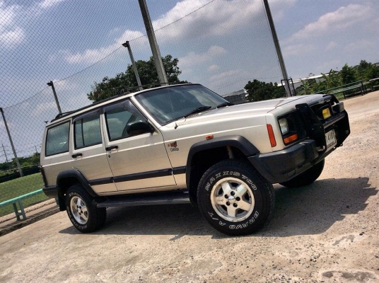 CHEEROKEE 2.5 SPORT-LPG สภาพเยี่ยม สวย ประหยัด พร้อมใช้