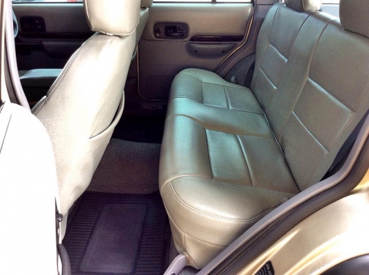 CHEEROKEE 2.5 SPORT-LPG สภาพเยี่ยม สวย ประหยัด พร้อมใช้