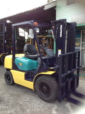 +++ ขายโฟล์คลิฟท์  KOMATSU FD25-14  ขนาด  2.5  ตัน  เครื่องยนต์ดีเซล  เสา  3  เมตร  เกียร์ธรรมดา  งา 1,070  มม.  ยางตัน