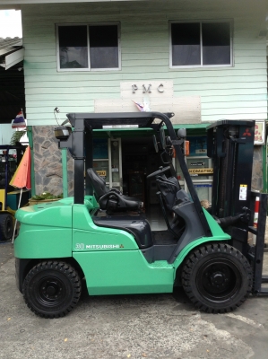 +++ ขายโฟล์คลิฟท์  MITSUBISHI  FD30  รุ่นใหม่  (รถนอก  สภาพ  90 \%)  เครื่องยนต์ดีเซล  เสา  3  เมตร  เกียร์ธรรมดา  งา 1,070  มม.  ยางตันใหม่