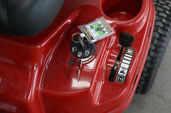 รถตัดหญ้าแบบนั่งขับ Craftaman R1000