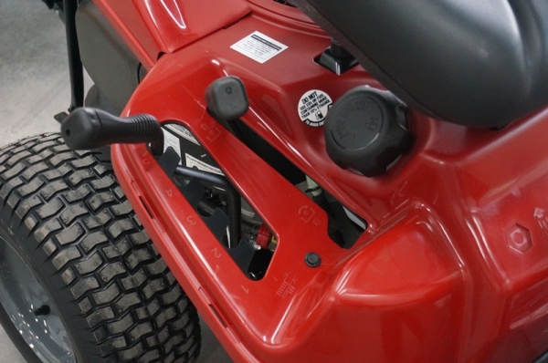 รถตัดหญ้าแบบนั่งขับ Craftaman R1000