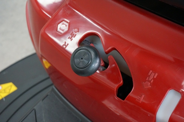 รถตัดหญ้าแบบนั่งขับ Craftaman R1000