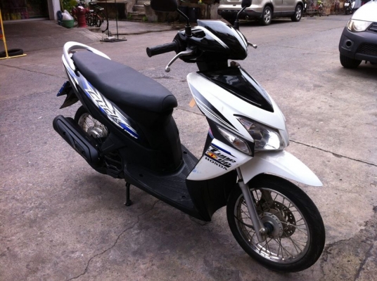 Click  ปี 51 รถบ้าน สีฟ้า ขาวเครื่องเดิมๆ มีเล่ม เอกสารครบ ทดลองขับได้ทุกวัน โทร. 02-9165022,099-0812001