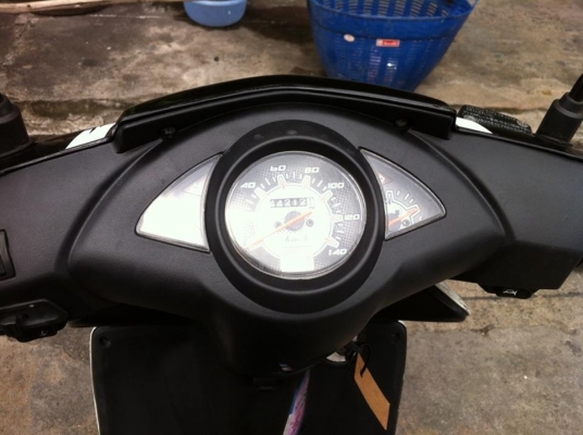 Click  ปี 51 รถบ้าน สีฟ้า ขาวเครื่องเดิมๆ มีเล่ม เอกสารครบ ทดลองขับได้ทุกวัน โทร. 02-9165022,099-0812001