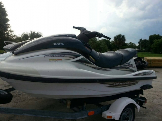 เรือเจ็ตสกี YAMAHA WaveRunner XL1200 สภาพเดิมๆจากสหรัฐอเมริกา นำเข้าจากสหรัฐอเมริกา