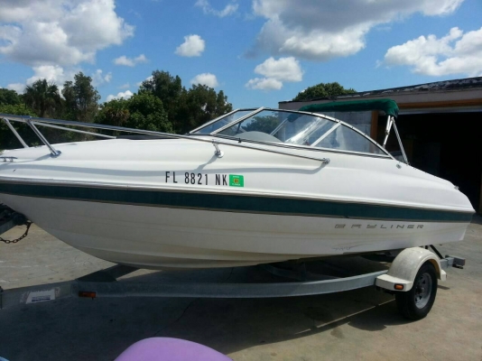 เรือ BAYLINER พร้อมเครื่องวางท้าย MERCURY 125 สภาพเดิมๆจากสหรัฐอเมริกา นำเข้าจากสหรัฐอเมริกา