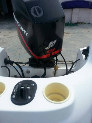 เรือ BAYLINER พร้อมเครื่องวางท้าย MERCURY 125 สภาพเดิมๆจากสหรัฐอเมริกา นำเข้าจากสหรัฐอเมริกา
