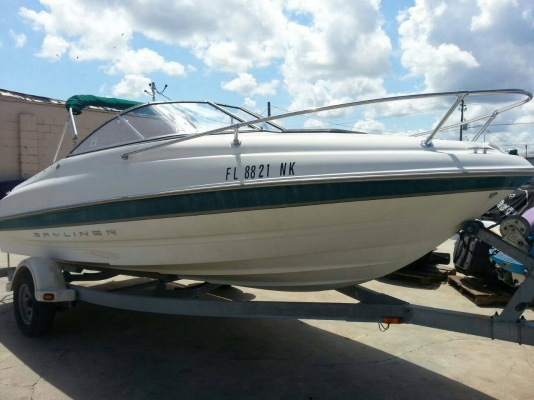 เรือ BAYLINER พร้อมเครื่องวางท้าย MERCURY 125 สภาพเดิมๆจากสหรัฐอเมริกา นำเข้าจากสหรัฐอเมริกา