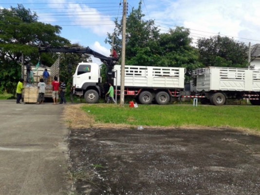 รถบรรทุกรับจ้างทั่วประเทศ รถบรรทุก10ล้อ 2เพลา ต่อลูกพ่วง18ล้อได้ ติดเฮี๊ยบ5ตันยกสินค้า สามารถใส่ปากคีบเศษโลหะ เศษพลาสติก และอื่นๆ