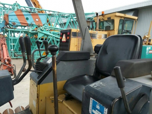 ขายรถดันดิน KOMATSU D20P-7 สนใจติดต่อ หนึ่ง 061-4194021