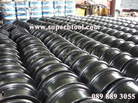 ขายถูก กระทะล้อ 20&rdquo; 22.5&rdquo; คุณภาพดี ของใหม่ไต้หวัน ราคา 7.00-20-8รูน็อต สำหรับยาง 900-1000  (2,300บาท) ราคา 7.5-20-8รูน็อต สำหรับยาง 1100            (2,400บาท) ราคา 8.25-22.5-8รูน็อต สำหรับยาง 11R22.5 (2,500บาท) สามารถมารับเองได้เองที่เขตบึงกุ่