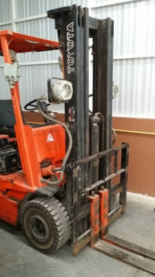 +++ ขายเสาโฟล์คลิฟท์  TOYOTA  1.5  ตัน   5  เมตร  3  ท่อน  และ  เสาฟูลฟรีเข้าตู้  KOMATSU  2.5  ตันครับ