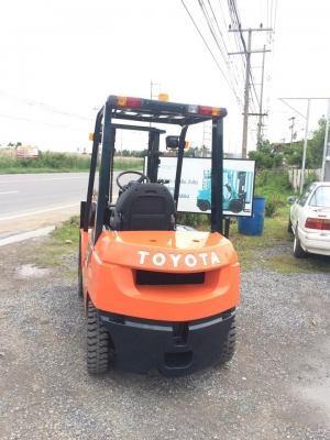 ขายโฟล์คลิฟ TOYOTA 7FD25 เครื่องยนต์ดีเซล เกียร์ธรรมดา ระบบครบ ยก2.5ตัน 3 เมตร ยางตัน 4 เส้น 094-4267888 จะเด็ด