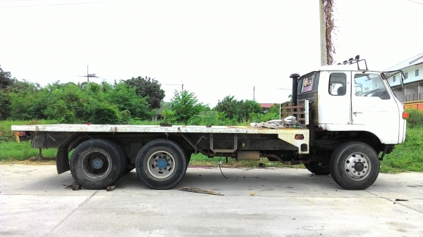 ขาย Nissan UD  2 เพลา พื้นเรียบเครื่องPE6 เครื่องพัง CW30Mรถจดทะเบียน 2527