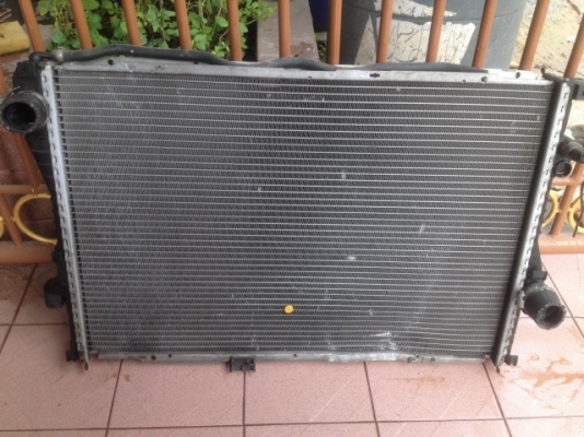 หม้อน้ำ BMW E39 ของเก่าญี่ปุ่นเเท้สภาพดี หม้อน้ำ BMW E39 ของเก่าญี่ปุ่นเเท้สภาพดี