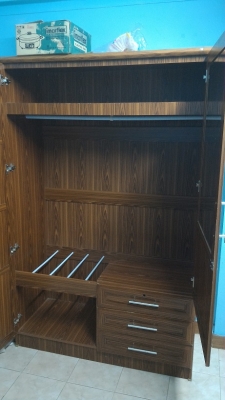 ขายตู้เสื้อผ้า 1000