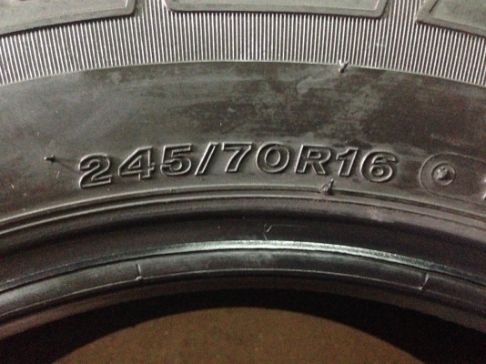 ขาย ยาง 245-70-16 ปี13 Bridgestone Duler HT689 สวยๆ