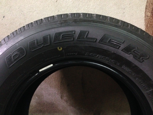 ขาย ยาง 245-70-16 ปี13 Bridgestone Duler HT689 สวยๆ
