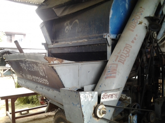 ขายตามสภาพรถนวดข้าว4ล้อกลางเครื่องอีซูซุ74แรงตู้นวดสิงเปลือยจัมโบ ขายตามสภาพรถนวดข้าว4ล้อกลางเครื่องอีซูซุ74แรงตู้นวดสิงเปลือยจัมโบ